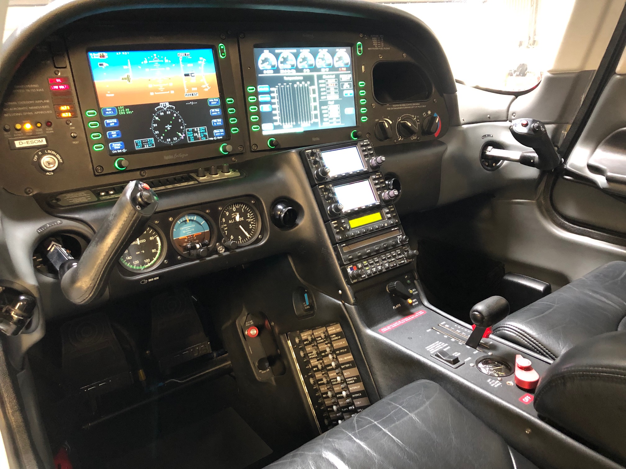 04 cockpit full