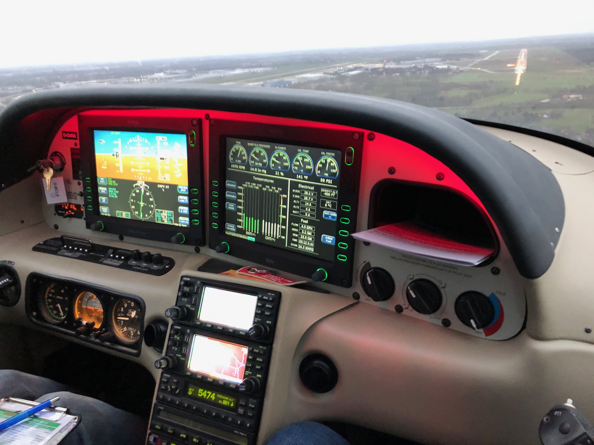 04 cockpit full